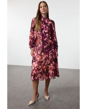 Trendyol A-Linien-Midikleid Aus Chiffon Mit Blumendruck – Schalkragen, Gefüttert Twoaw25El00433 Für Damen - Rot