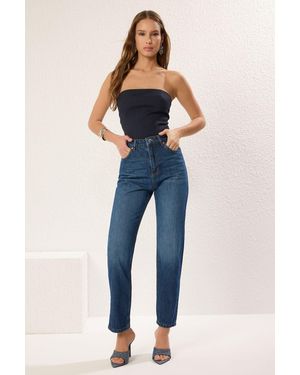 Trendyol Dunkelblaue Straight Jeans Mit Hoher Taille Und Geradem Schnitt Für Damen