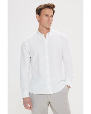 ALTINYILDIZ CLASSICS Weißes Slim-Fit-Hemd Aus 100 Baumwolle Mit Schmalem Schnitt Und Knopfkragen Für Herren