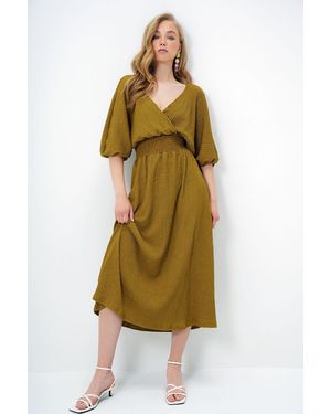 Trend Alaçatı Stili Ölgrün, Zweireihiger Ausschnitt, Taillengeschmeidig, Seersucker-Stoff, Langes Kleid Für Damen - Gelb