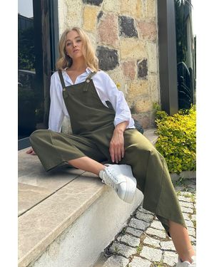 Trend Alaçatı Stili Khakifarbener Gardener-Jumpsuit Aus Gabardine Mit Taschen Auf Der Vorderseite Für Damen - Grau