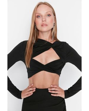 Trendyol Schwarze, Kurz Geschnittene, Gefütterte Bluse Mit Fenster-/Ausschnittdetail Für Damen