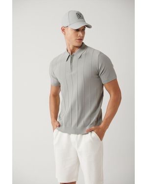 AVVA Graues T-Shirt Mit Reißverschluss Und Geflochtenem Polokragen Aus Strick A41Y5073 Für Herren