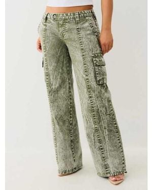 TRUE RELIGION Bobbi Low Rise Big T Relaxed Cargo Pant - Green