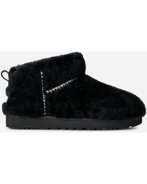 UGG Classic Ultra Mini Fluffed Sheepskin - Black