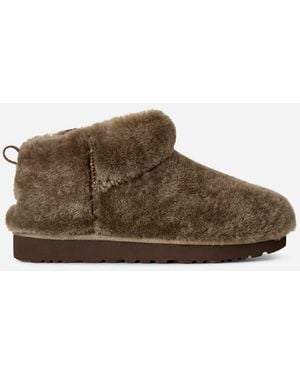 UGG Classic Ultra Mini Fluffed Sheepskin - Black