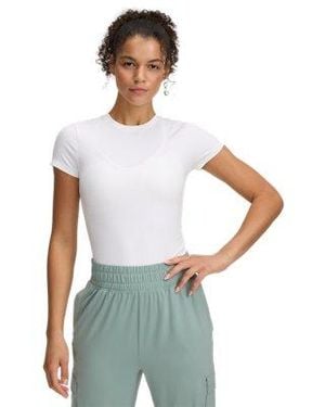 Under Armour Meridian Perfect Form Core Short Sleeve - White