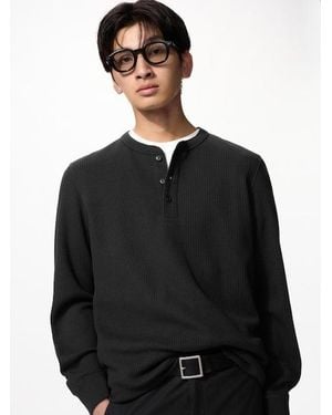 Uniqlo Waffle Henley Neck T-Shirt (Long Sleeve) - Black