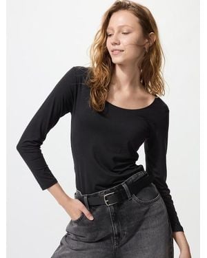 Uniqlo Heattech Scoop Neck T-Shirt (Long Sleeve) - Black