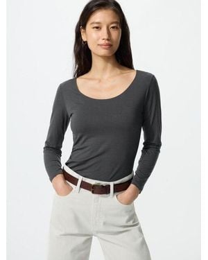 Uniqlo Heattech Scoop Neck T-Shirt (Long Sleeve) - Grey