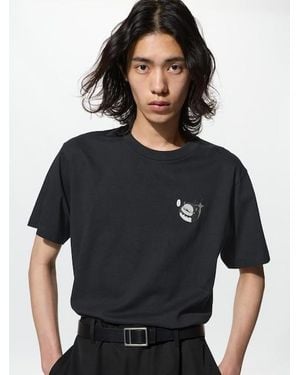 Uniqlo Manga Ut Shueisha 100Th Graphic T-Shirt Clover) - Black