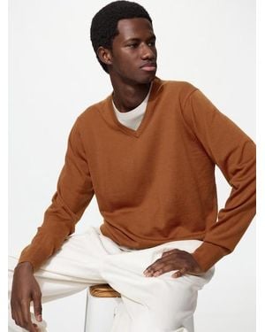 Uniqlo 100% Merino V Neck Jumper - Brown