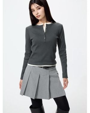 Uniqlo Ribbed Henley Neck Long Sleeve T-Shirt - Grey