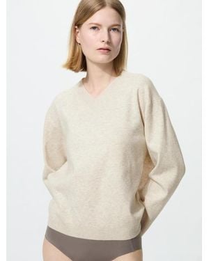 Uniqlo Washable Knit V Neck Jumper (Smooth) - Natural
