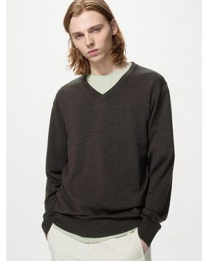 Uniqlo 100% Merino V Neck Jumper - Black