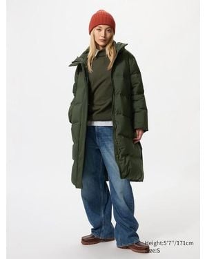 Uniqlo Abrigo Largo Plumas Sin Costuras - Verde
