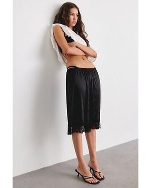 Kimchi Blue Tierra Lace Trim Satin Long Shorts - Black