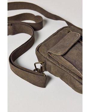 Urban Outfitters☆ フラップデニム・メッセンジャーバッグ BDG Denim Messenger Bag | Urban Outfitters