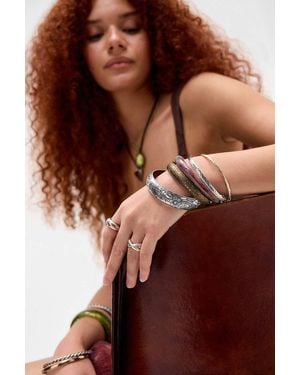 Silence + Noise Silence + Noise Floral Etched Bangle - Brown