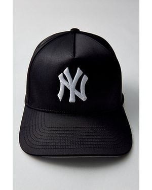 Mitchell & Ness Mlb New York Yankees Satin Snapback Hat - Black