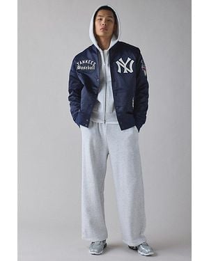 Pro Standard Mlb New York Yankees Satin Bomber Jacket - Blue
