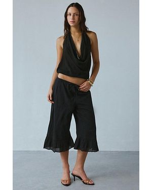 Kimchi Blue Livia Ruffle Bloomer Capri Pant - Black