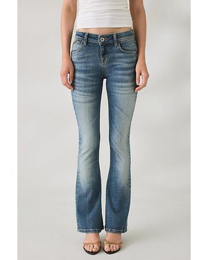 BDG Brooke Low-Rise Flare Jeans - Blue
