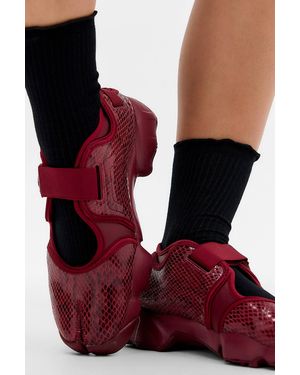 Out From Under Tabi Frill Edge Socks - Red