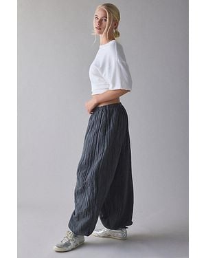 Kimchi Blue Luna Crinkled Baggy Balloon Pant - Gray