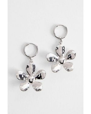 Silence + Noise Silence + Noise Hammered Flower Drop Hoop Earrings - White