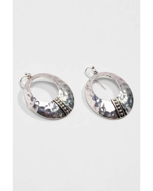 Silence + Noise Silence + Noise Hammered Circle Hoop Earrings - Metallic