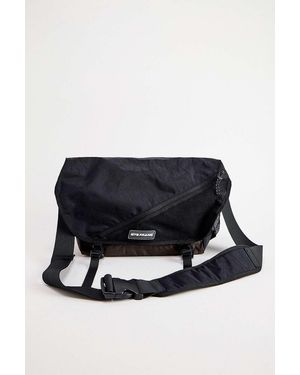 iets frans... Black Sports Messenger Bag
