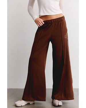 Nike Sportswear Floral Logo Detail Mid-Rise Wide Leg Track Pants - Brown