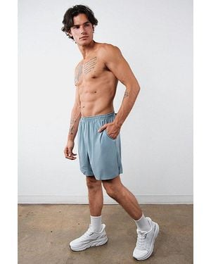 Vitaly Prime Motion Short 7" - White