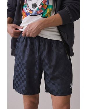 Umbro Uo Exclusive Checkerboard Pattern 7" Shorts - Black