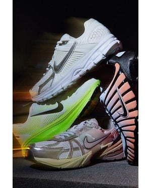 Nike V2K Run Sneaker - Multicolour
