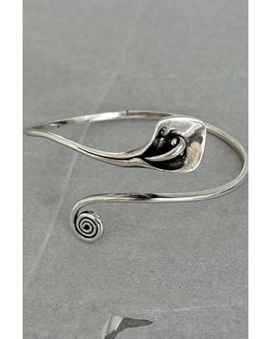 GILI Jewels Calla Lily Bangle Bracelet - Gray