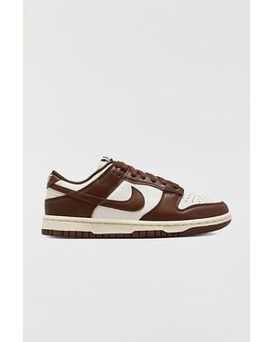 Nike Dunk Low Sneaker - Brown
