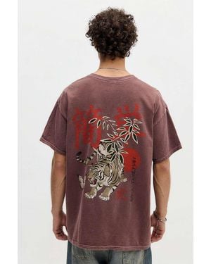 Urban Outfitters Uo Brown Tiger Tree T-shirt - Red