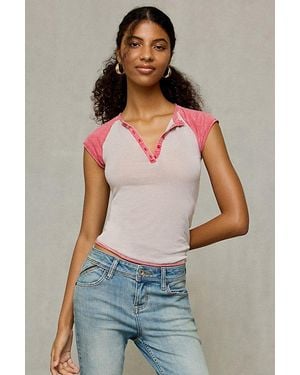 BDG Ivy Raglan Short Sleeve Henley Tee - Pink