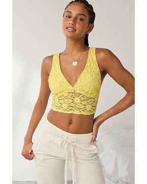 Vintage & ReMADE by UO Remade By Uo Remnants Textured Lace Cropped Tank Top - Yellow