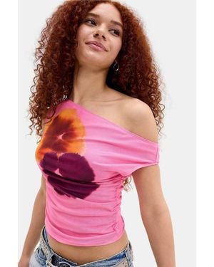 Motel Bisik Off-shoulder Top - Red