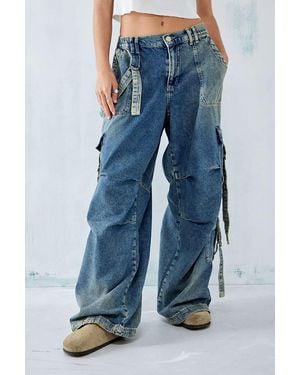 BDG Baggy cargo-hose aus gebleichtem jeansstoff mit riemchen - Blau