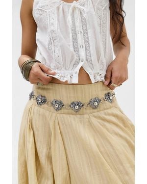Urban Outfitters Uo Chunky Heart Chain Belt - Metallic