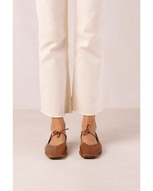 Alohas Sway Leather Ballet Flat - Natural
