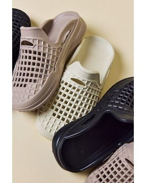 Lusso Cloud Scenario Slide Sandals - Multicolor