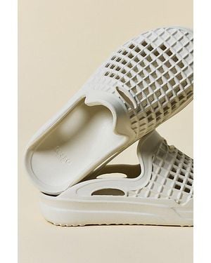 Lusso Cloud Scenario Slide Mules - Natural