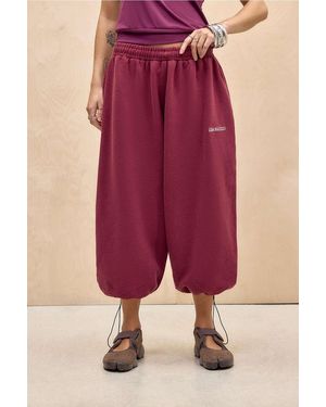 iets frans... Harri Crop Joggers Xs At Urban Outfitters - Red