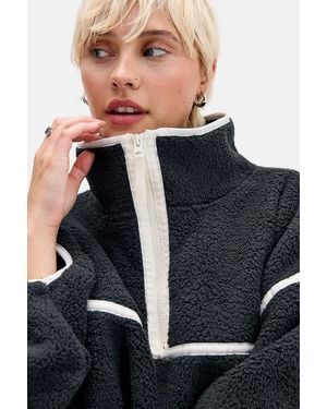 Out From Under Simply Sherpa Pullover Fleece - Black