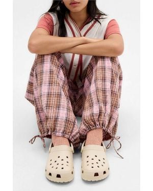 Crocs™ Frappe Classic Clogs - Pink
